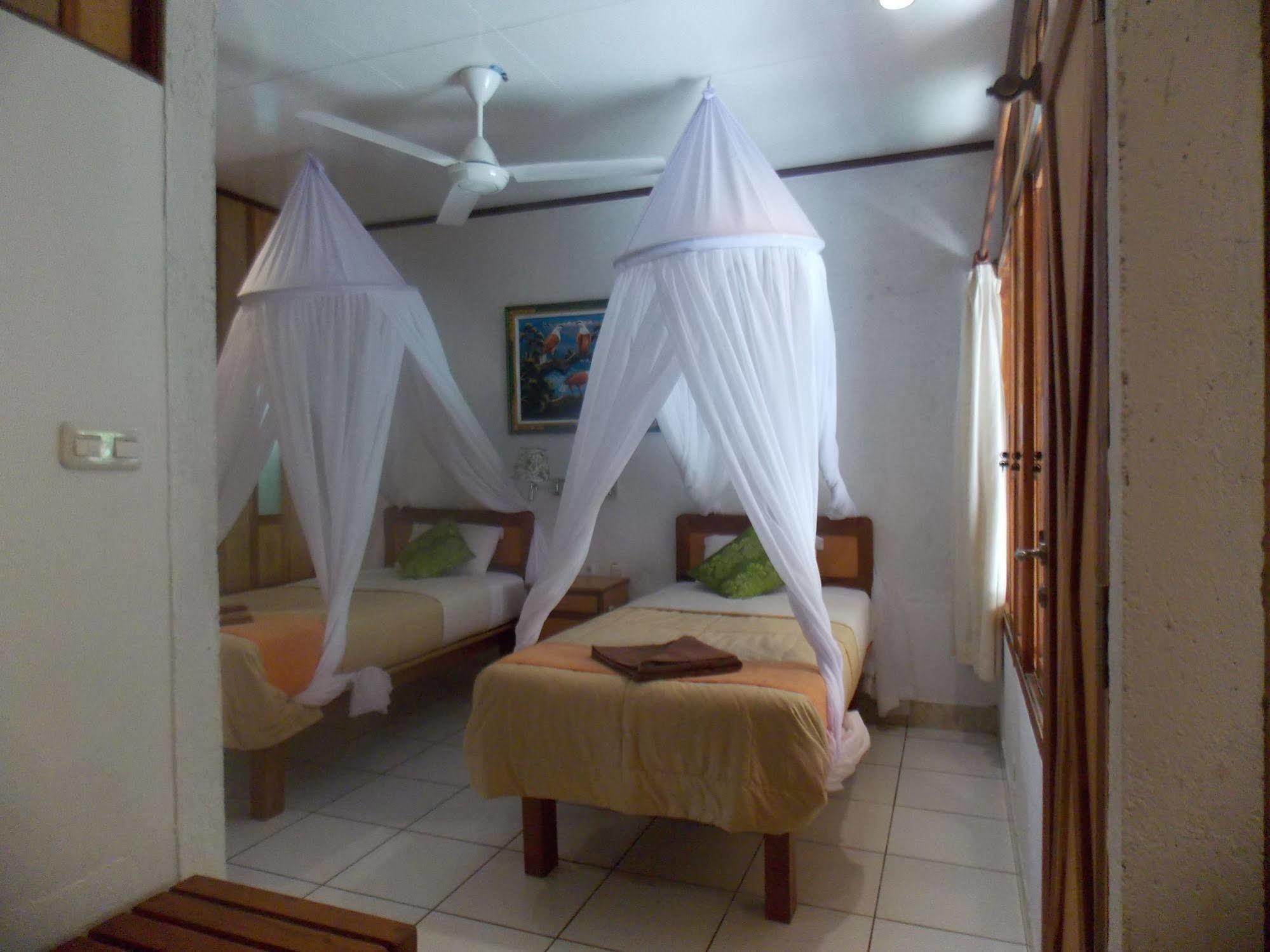 Komodo Lodge Labuan Bajo Esterno foto